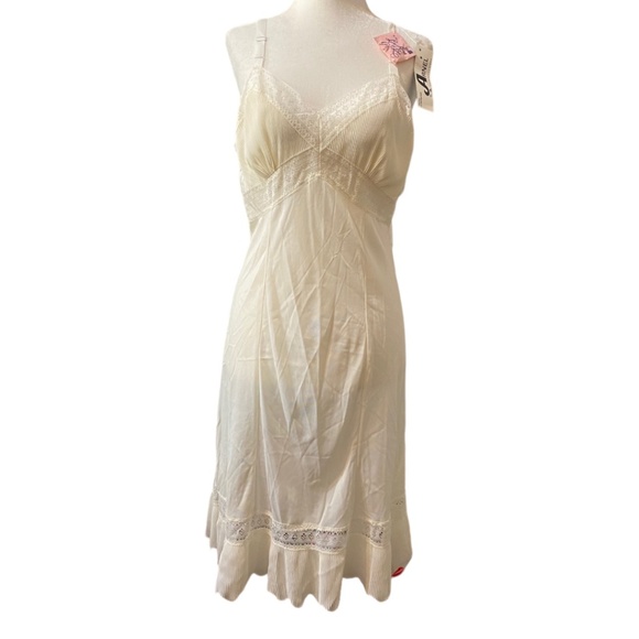 Vintage Other - Vintage slip with lace trim & adjustable straps. Sz36